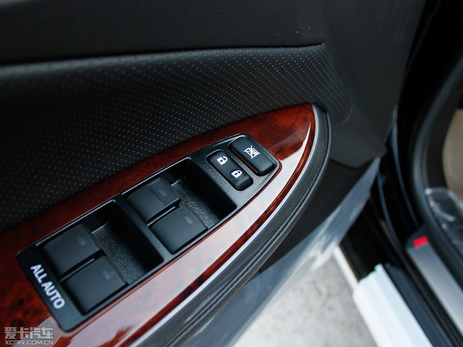 2012ʹ 2.5L Royal Ƥ