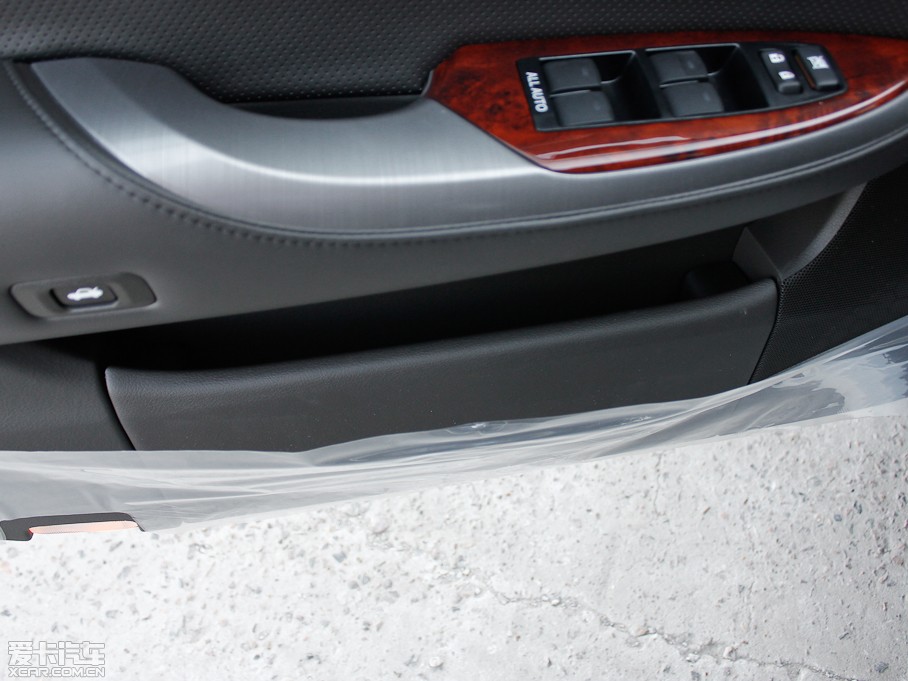 2012ʹ 2.5L Royal Ƥ