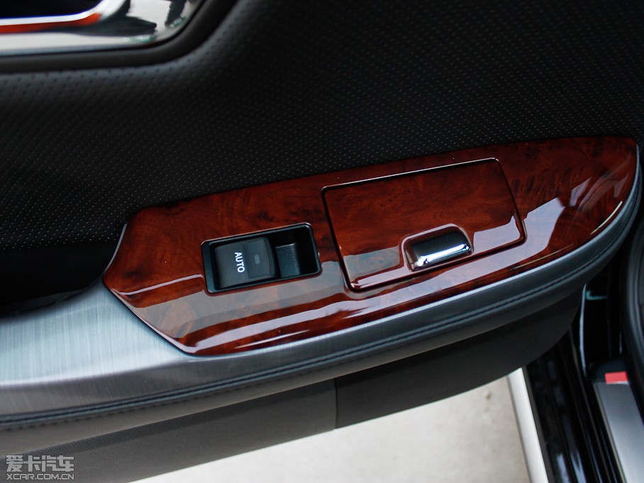 2012ʹ 2.5L Royal Ƥ