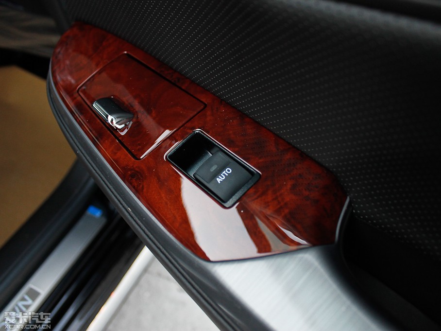 2012ʹ 2.5L Royal Ƥ