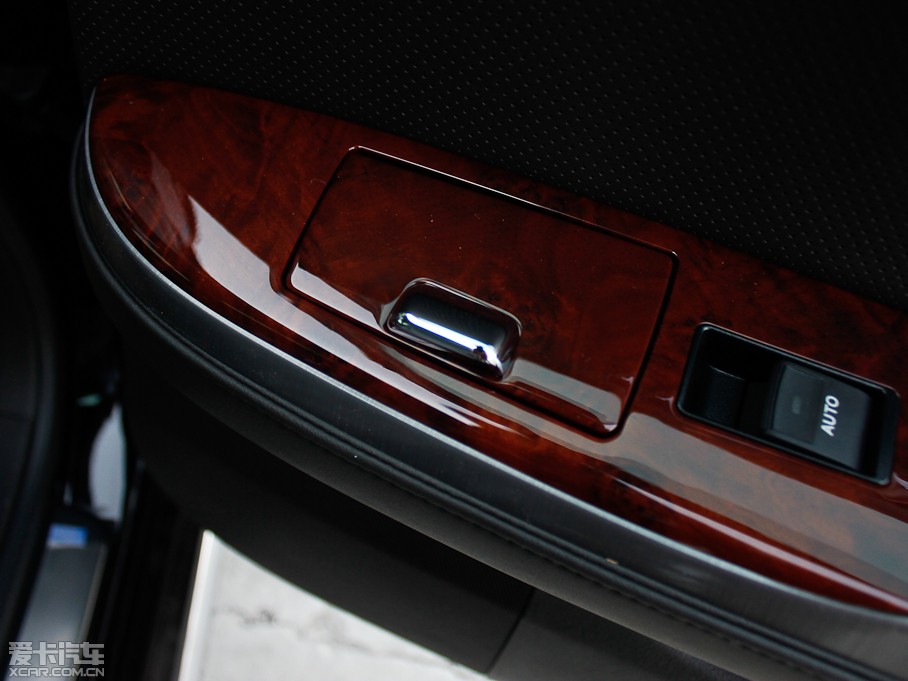 2012ʹ 2.5L Royal Ƥ