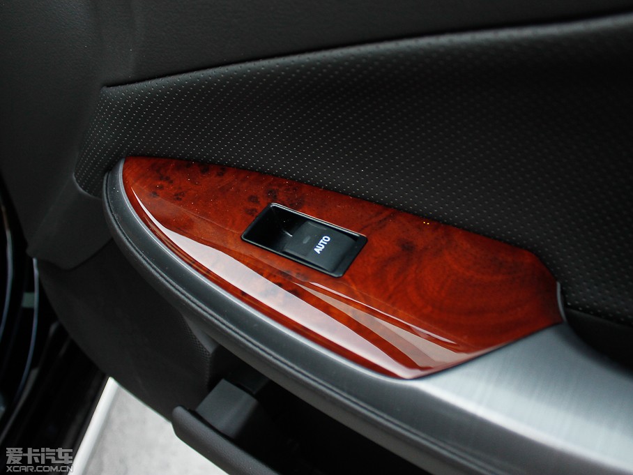 2012ʹ 2.5L Royal Ƥ