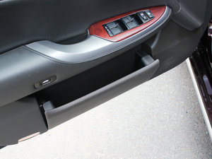 20123.0L Royal Saloon VIP ǰTg