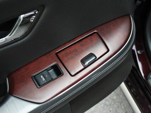 20123.0L Royal Saloon VIP g