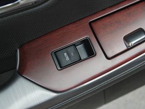 20123.0L Royal Saloon VIP g