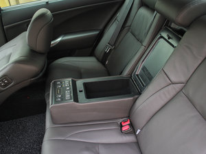 20123.0L Royal Saloon VIP g