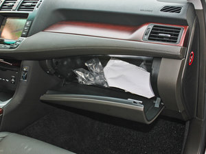 20123.0L Royal Saloon VIP 