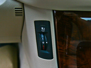 20122.5L Royal Saloon g