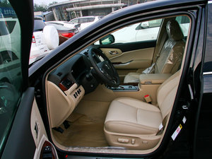 20122.5L Royal Saloon ǰſռ