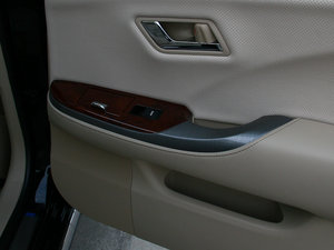 20122.5L Royal Saloon g