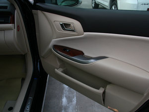 20122.5L Royal Saloon g