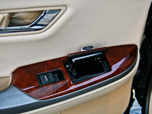 20122.5L Royal Saloon g