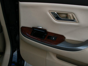 20122.5L Royal Saloon g