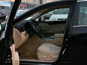 20122.5L Royal Saloon g