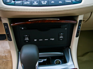 20122.5L Royal Saloon п؅^