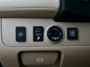 20122.5L Royal Saloon п؅^