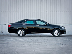 2012款2.5L Royal 真皮版 整体外观