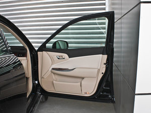 2012款2.5L Royal 真皮版 空间座椅