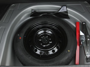 2013款1.6L 手动卓越版 备胎