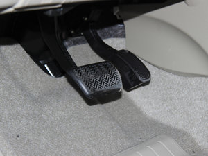 20131.8L GL-i MT  п؅^