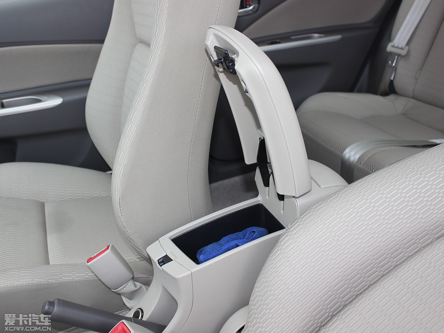 2013Y 1.6L GL-i Ԅ촰