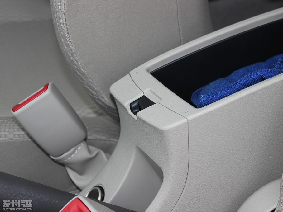 2013Y 1.6L GL-i Ԅ(dng)촰