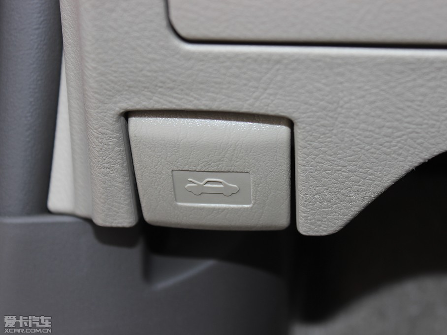 2013Y 1.6L GL-i Ԅ촰