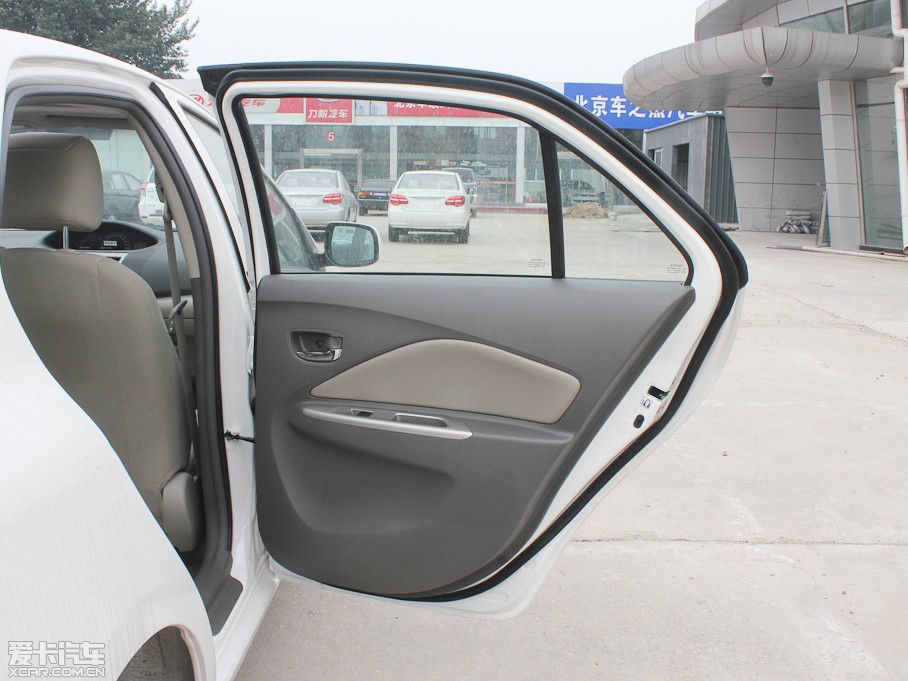 2013Y 1.6L GL-i Ԅ촰