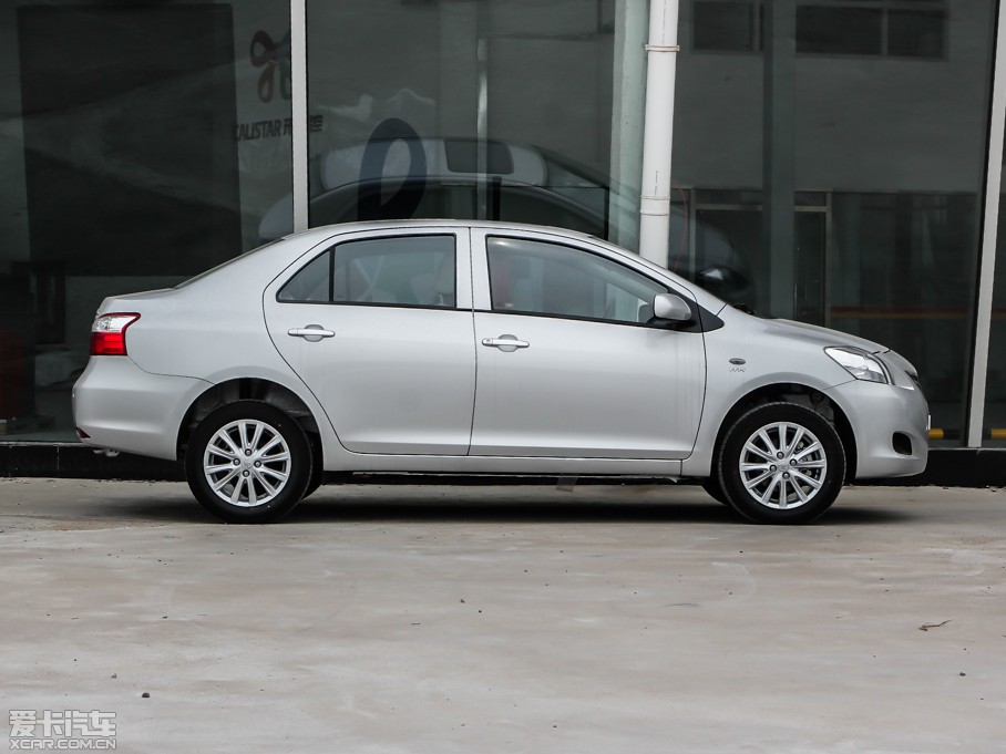 2013Y 1.6L GL-i Ԅ촰