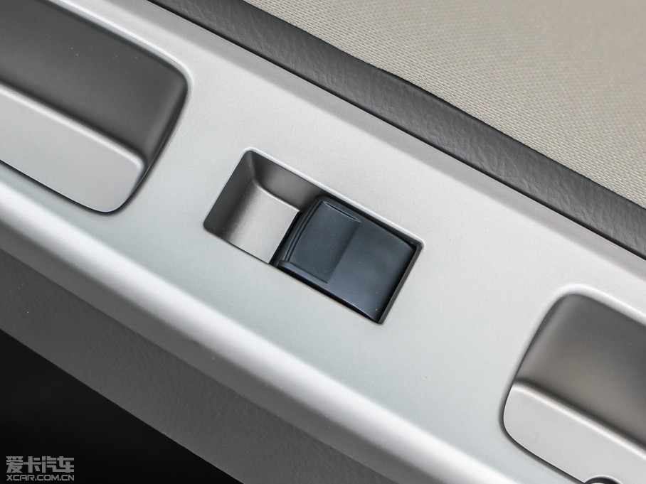 2013Y 1.6L GL-i Ԅ촰