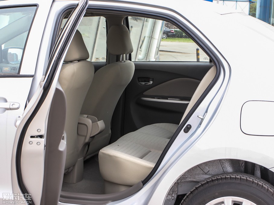 2013Y 1.6L GL-i Ԅ촰