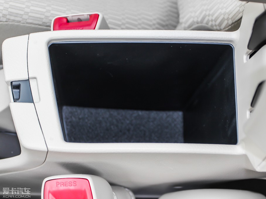 2013Y 1.6L GL-i Ԅ촰