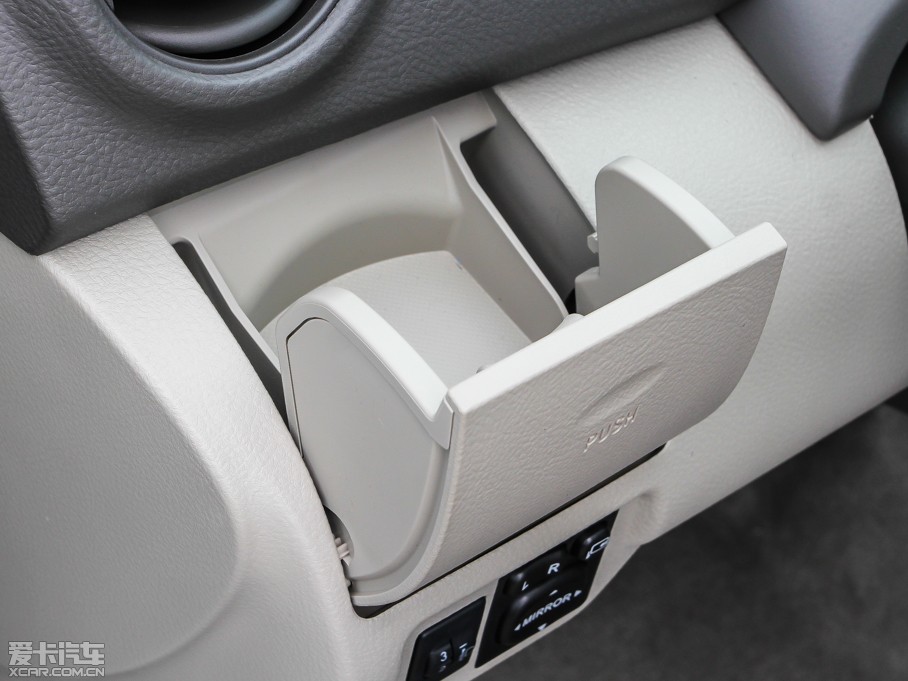 2013Y 1.6L GL-i Ԅ촰