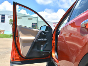 2013款2.5L 自动尊贵版 空间座椅
