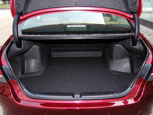 2013款2.5V 尊锐导航版 行李厢空间