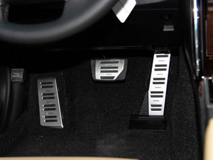 2013款2.5V 尊锐导航版 中控区