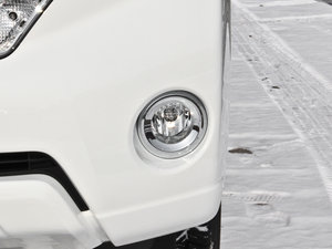 2014款4.0L V6 TX 前雾灯