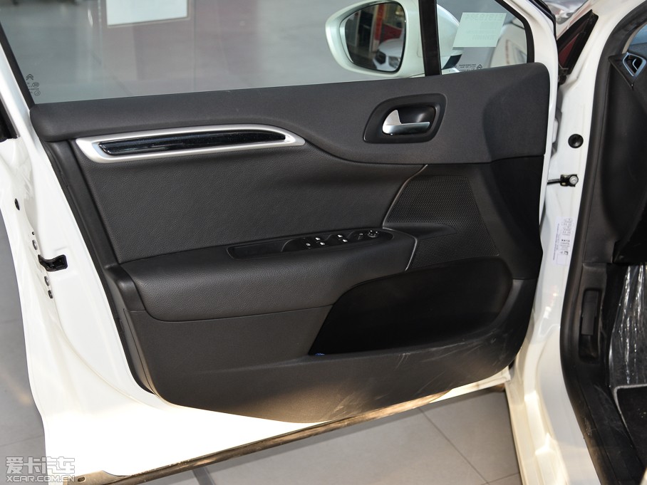 2014ѩFC4L  1.8L քӄ