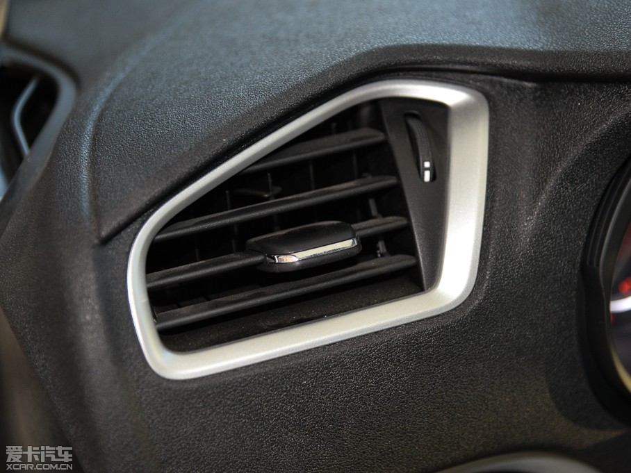 2014ѩFC4L  1.8L քӄ