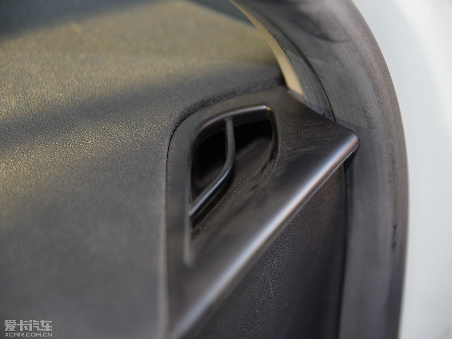 2014ѩFC4L  1.8L քӄ