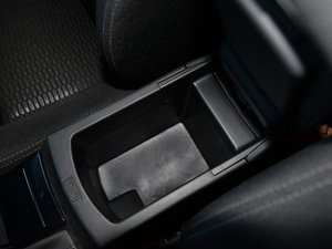 2014款智驱版 1.8L 手动劲享型 空间座椅