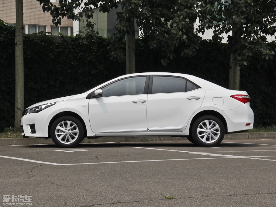 2014_ 1.6L CVT GL-iƤ