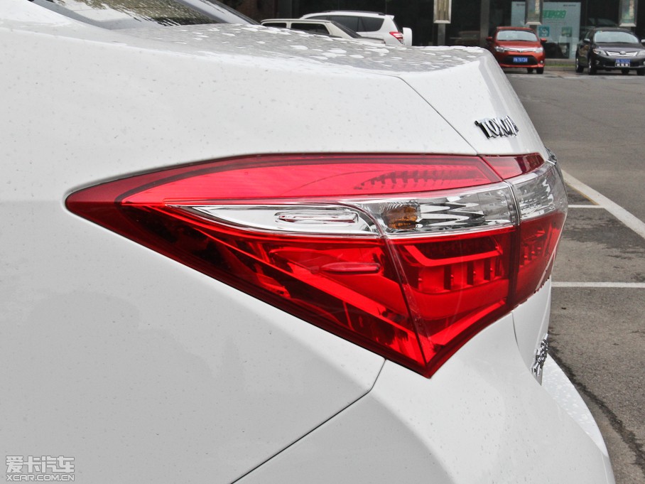 2014_ 1.6L CVT GL-iƤ