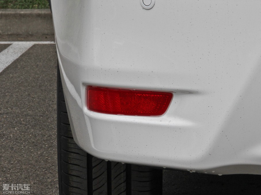 2014_ 1.6L CVT GL-iƤ