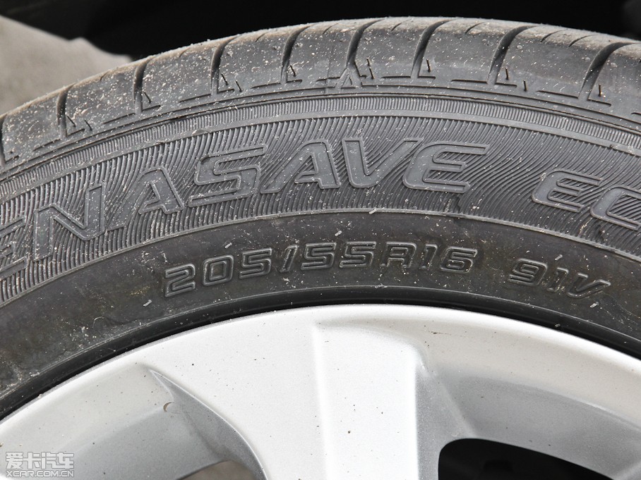 2014_ 1.6L CVT GL-iƤ