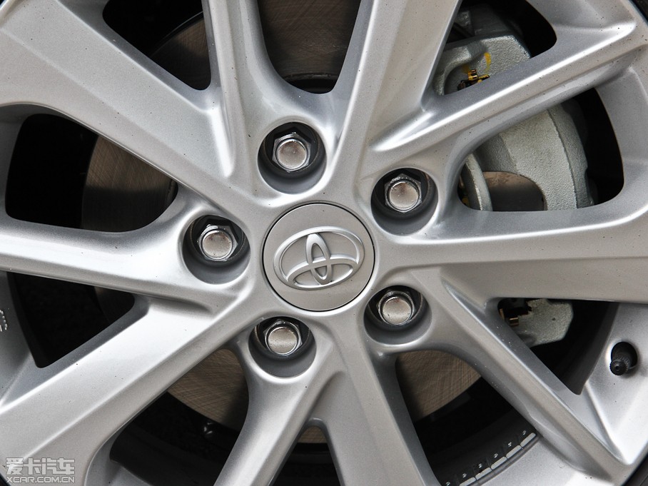 2014_ 1.6L CVT GL-iƤ