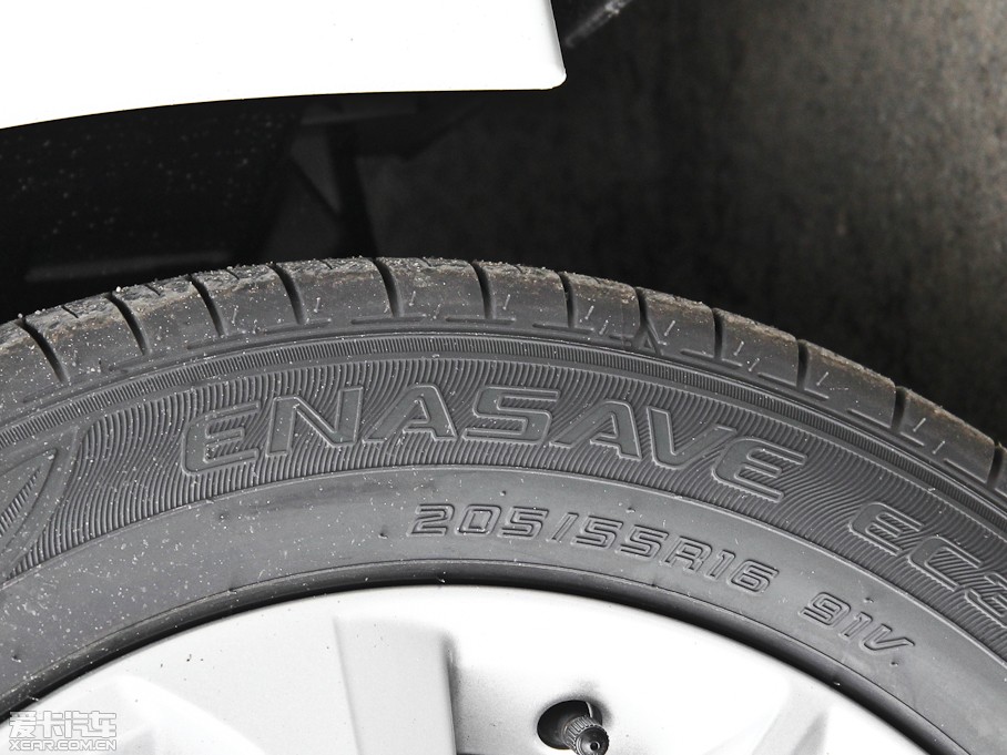 2014_ 1.6L CVT GL-iƤ