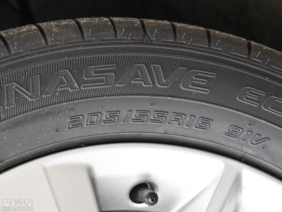 2014_ 1.6L CVT GL-iƤ