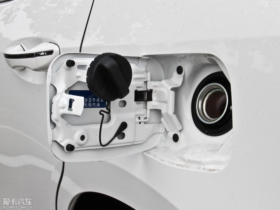 2014_ 1.6L CVT GL-iƤ