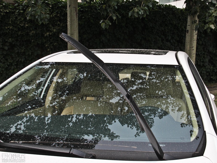 2014_ 1.6L CVT GL-iƤ